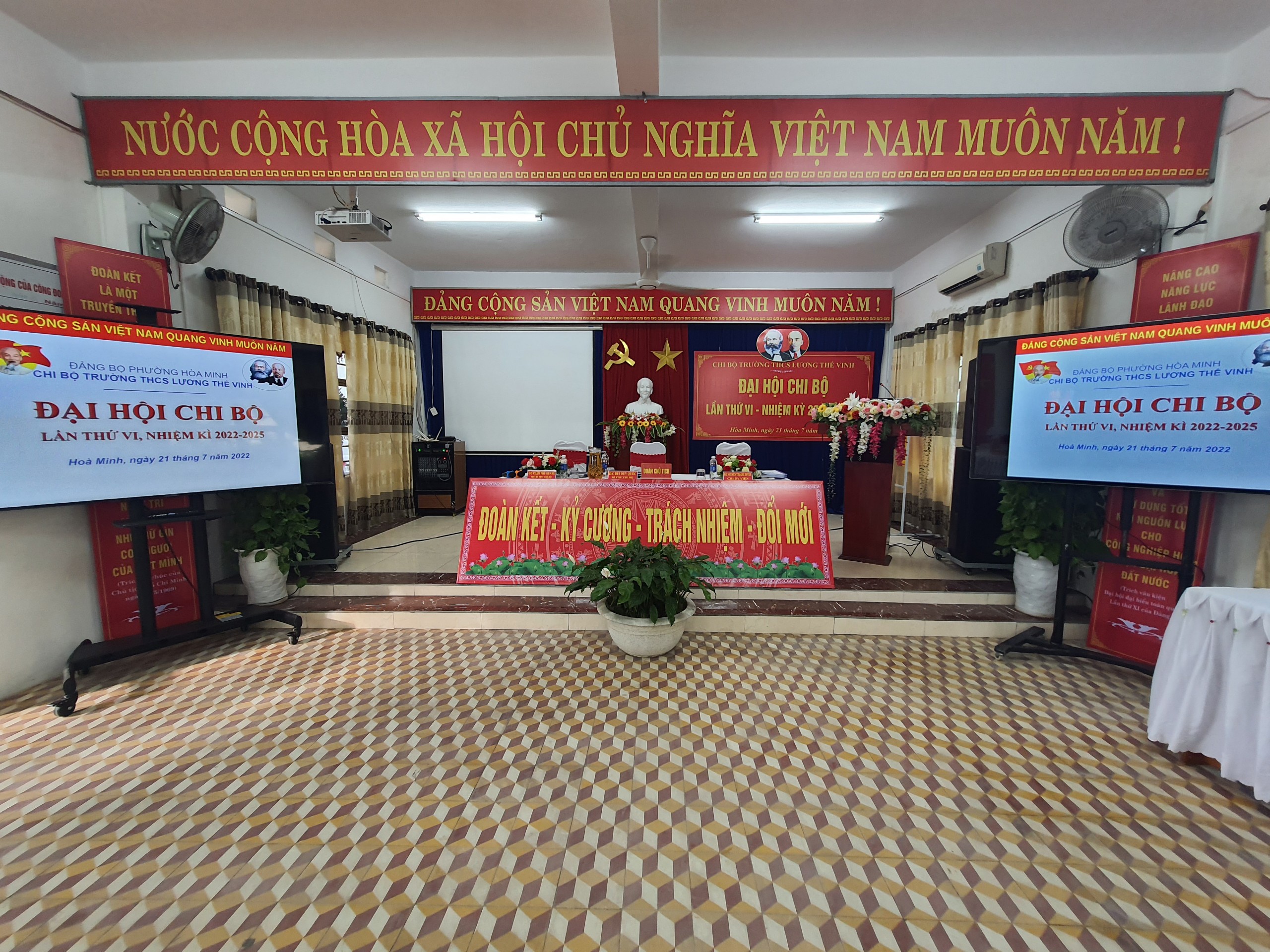Đại hội Chi bộ Trường THCS Lương Thế Vinh lần thứ VI, nhiệm kỳ 2022-2025